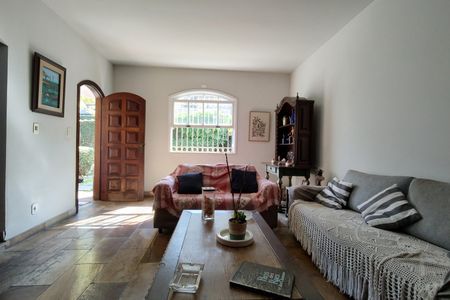 Casa de condomínio à venda com 316m², 5 quartos e 2 vagas Casa de condomínio à venda com 316m², 5 quartos e 2 vagasSala