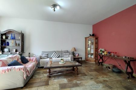 Casa de condomínio à venda com 316m², 5 quartos e 2 vagas Casa de condomínio à venda com 316m², 5 quartos e 2 vagasSala