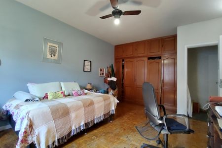 Casa de condomínio à venda com 316m², 5 quartos e 2 vagas Casa de condomínio à venda com 316m², 5 quartos e 2 vagasQuarto 4 - Suíte