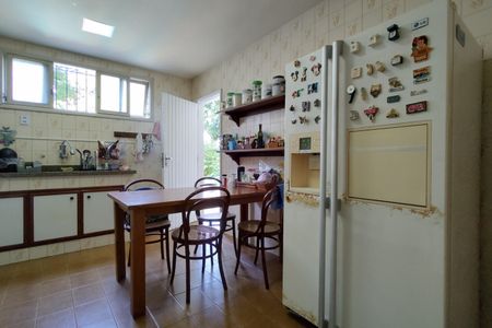 Casa de condomínio à venda com 316m², 5 quartos e 2 vagas Casa de condomínio à venda com 316m², 5 quartos e 2 vagasCozinha