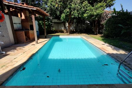 Casa de condomínio à venda com 316m², 5 quartos e 2 vagas Casa de condomínio à venda com 316m², 5 quartos e 2 vagasPiscina