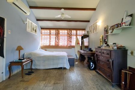 Casa de condomínio à venda com 316m², 5 quartos e 2 vagas Casa de condomínio à venda com 316m², 5 quartos e 2 vagasQuarto 5 - Suíte