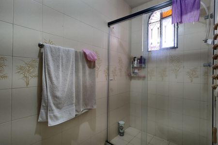 Casa de condomínio à venda com 316m², 5 quartos e 2 vagas Casa de condomínio à venda com 316m², 5 quartos e 2 vagasBanheiro da Suíte Quarto 4