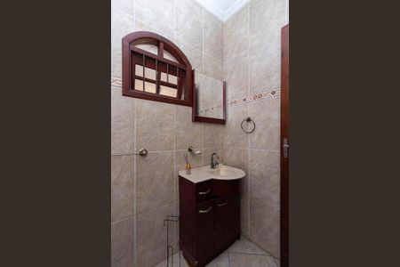 Casa para alugar com 300m², 4 quartos e 4 vagasLavabo