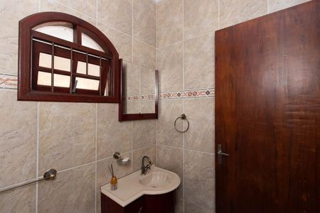 Casa para alugar com 300m², 4 quartos e 4 vagasLavabo