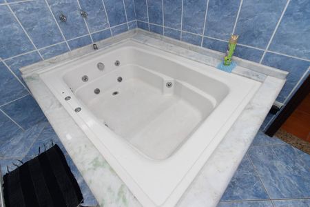 Casa para alugar com 300m², 4 quartos e 4 vagasBanheiro da Suíte 1