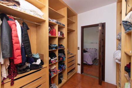 Casa para alugar com 300m², 4 quartos e 4 vagasCloset da suíte 1