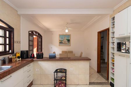 Casa para alugar com 300m², 4 quartos e 4 vagasCozinha