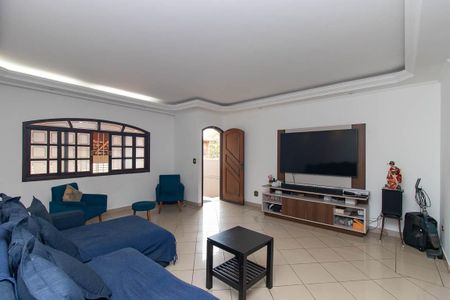 Casa para alugar com 300m², 4 quartos e 4 vagasSala