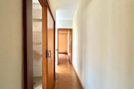 Casa à venda com 112m², 3 quartos e 2 vagasCorredor