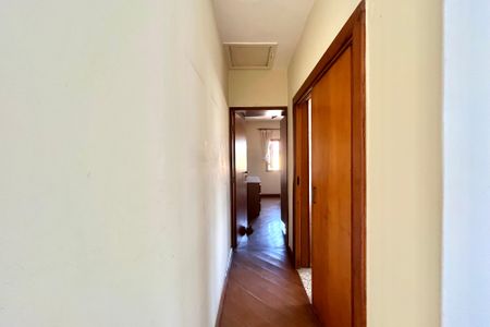 Casa à venda com 112m², 3 quartos e 2 vagasCorredor