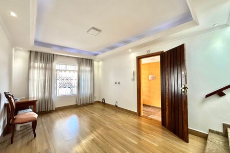 Casa à venda com 112m², 3 quartos e 2 vagasSala
