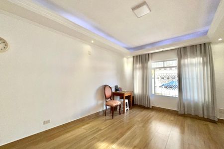 Casa à venda com 112m², 3 quartos e 2 vagasSala