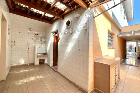 Casa à venda com 112m², 3 quartos e 2 vagasÁrea de Serviço