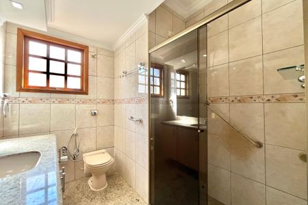 Casa à venda com 112m², 3 quartos e 2 vagasBanheiro