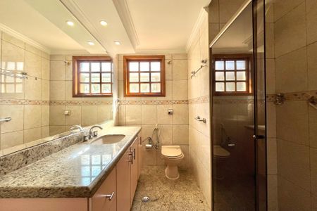 Casa à venda com 112m², 3 quartos e 2 vagasBanheiro