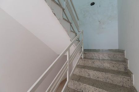 Apartamento à venda com 32m², 1 quarto e sem vagaEscada