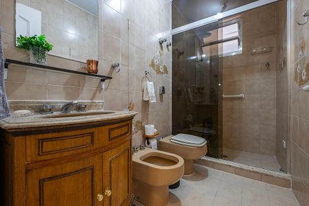 Apartamento à venda com 171m², 3 quartos e 1 vaga Apartamento à venda com 171m², 3 quartos e 1 vagaBanheiro