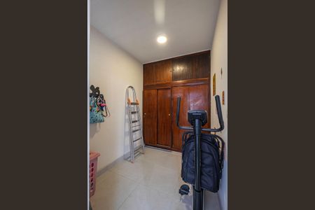 Apartamento à venda com 171m², 3 quartos e 1 vaga Apartamento à venda com 171m², 3 quartos e 1 vagaÁrea de Serviço - Quarto