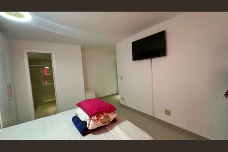 Apartamento à venda com 326m², 5 quartos e 3 vagas Apartamento à venda com 326m², 5 quartos e 3 vagasSuíte 2