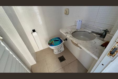 Apartamento à venda com 326m², 5 quartos e 3 vagas Apartamento à venda com 326m², 5 quartos e 3 vagasBanheiro da cobertura