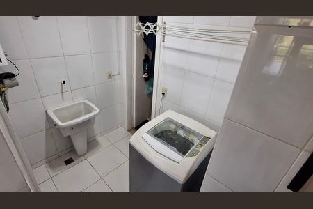 Apartamento à venda com 326m², 5 quartos e 3 vagas Apartamento à venda com 326m², 5 quartos e 3 vagasÁrea de Serviço