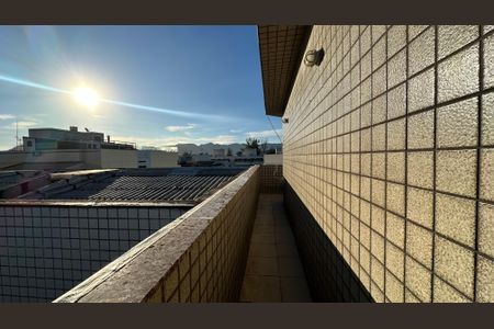 Apartamento à venda com 326m², 5 quartos e 3 vagas Apartamento à venda com 326m², 5 quartos e 3 vagasCobertura