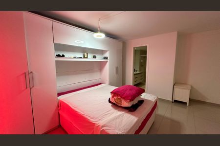 Apartamento à venda com 326m², 5 quartos e 3 vagas Apartamento à venda com 326m², 5 quartos e 3 vagasSuíte 2