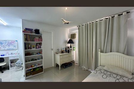 Apartamento à venda com 326m², 5 quartos e 3 vagas Apartamento à venda com 326m², 5 quartos e 3 vagasSuíte 1