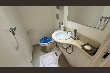 Apartamento à venda com 326m², 5 quartos e 3 vagas Apartamento à venda com 326m², 5 quartos e 3 vagasLavabo