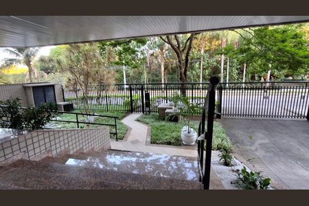 Apartamento à venda com 326m², 5 quartos e 3 vagas Apartamento à venda com 326m², 5 quartos e 3 vagasHall