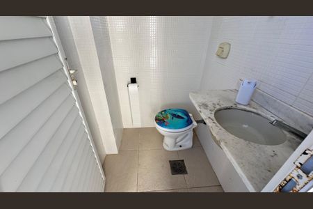Apartamento à venda com 326m², 5 quartos e 3 vagas Apartamento à venda com 326m², 5 quartos e 3 vagasBanheiro da cobertura