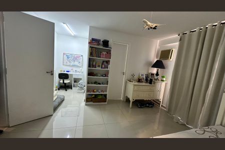 Apartamento à venda com 326m², 5 quartos e 3 vagas Apartamento à venda com 326m², 5 quartos e 3 vagasSuíte 1
