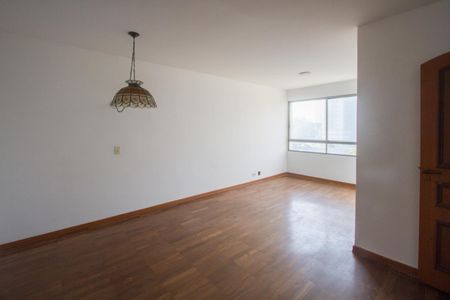 Apartamento à venda com 136m², 3 quartos e 1 vaga Apartamento à venda com 136m², 3 quartos e 1 vagaSala