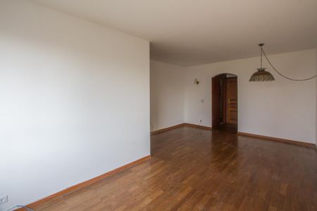 Apartamento à venda com 136m², 3 quartos e 1 vaga Apartamento à venda com 136m², 3 quartos e 1 vagaSala