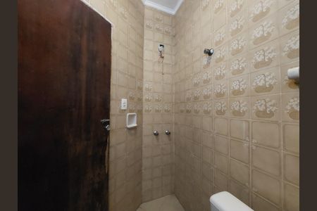 Casa para alugar com 325m², 4 quartos e 1 vaga Casa para alugar com 325m², 4 quartos e 1 vagaBanheiro da Suíte 2