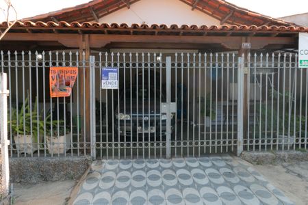 Casa à venda com 300m², 5 quartos e 3 vagasFachada