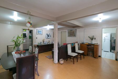 Casa à venda com 300m², 5 quartos e 3 vagasSala