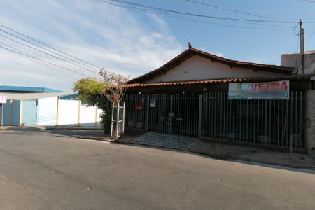 Casa à venda com 300m², 5 quartos e 3 vagasFachada