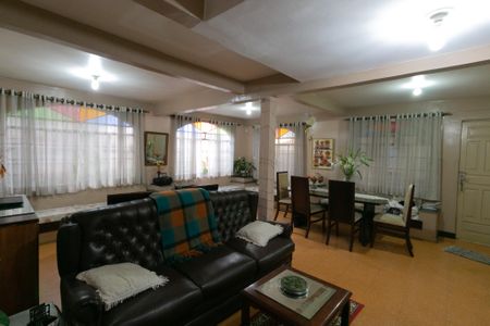 Casa à venda com 300m², 5 quartos e 3 vagasSala