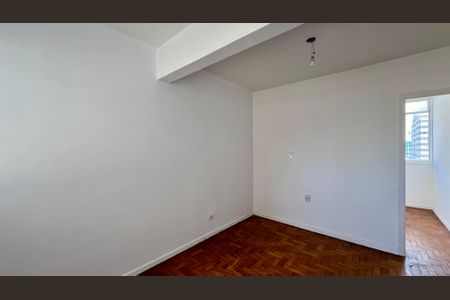 Apartamento à venda com 31m², 1 quarto e sem vaga Apartamento à venda com 31m², 1 quarto e sem vagaSala