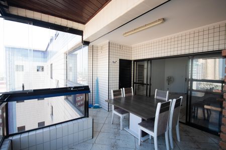 Apartamento para alugar com 120m², 3 quartos e 2 vagasVaranda