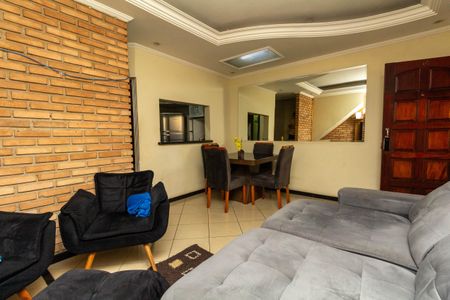 Casa de condomínio à venda com 84m², 3 quartos e 2 vagas Casa de condomínio à venda com 84m², 3 quartos e 2 vagasSala