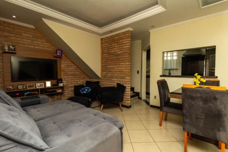 Casa de condomínio à venda com 84m², 3 quartos e 2 vagas Casa de condomínio à venda com 84m², 3 quartos e 2 vagasSala