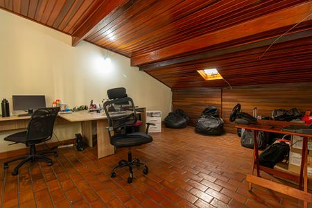 Casa de condomínio à venda com 84m², 3 quartos e 2 vagas Casa de condomínio à venda com 84m², 3 quartos e 2 vagasEscritório