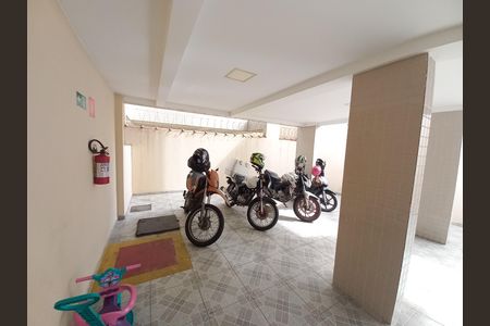 Apartamento para alugar com 72m², 2 quartos e 1 vaga Apartamento para alugar com 72m², 2 quartos e 1 vagaGaragem