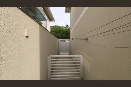 Casa de condomínio à venda com 89m², 3 quartos e 2 vagas Casa de condomínio à venda com 89m², 3 quartos e 2 vagasQuintal