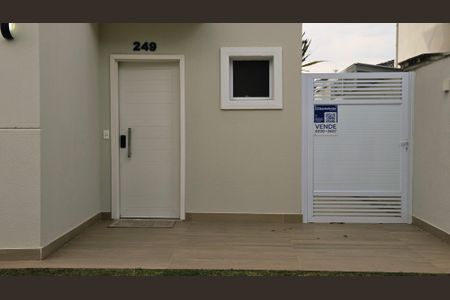 Casa de condomínio à venda com 89m², 3 quartos e 2 vagas Casa de condomínio à venda com 89m², 3 quartos e 2 vagasFachada + Plaquinha