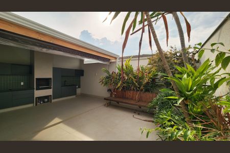 Casa de condomínio à venda com 89m², 3 quartos e 2 vagas Casa de condomínio à venda com 89m², 3 quartos e 2 vagasQuintal