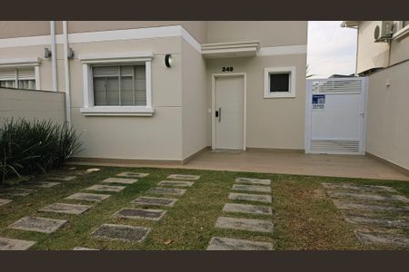 Casa de condomínio à venda com 89m², 3 quartos e 2 vagas Casa de condomínio à venda com 89m², 3 quartos e 2 vagasFachada + Plaquinha